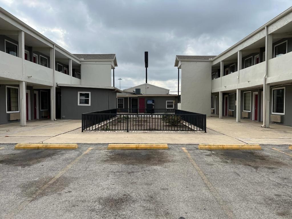Travel Inn Lackland Sea World San Antonio Buitenkant foto